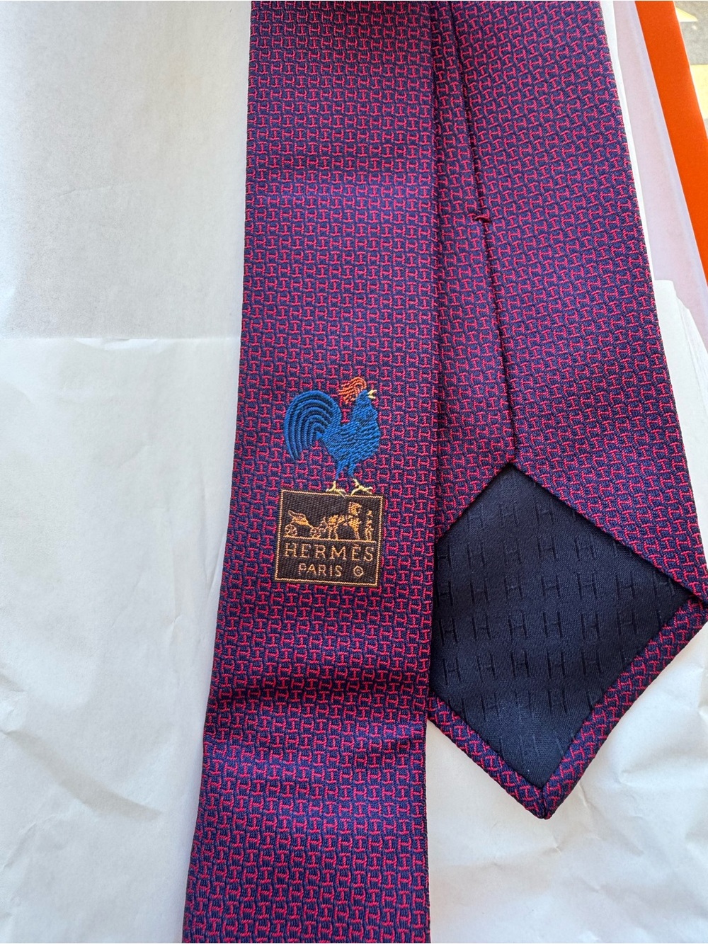 💫New In Box HERMES 339195T Silk Tie Maroon Blue Rooster Whimsical Necktie 💫